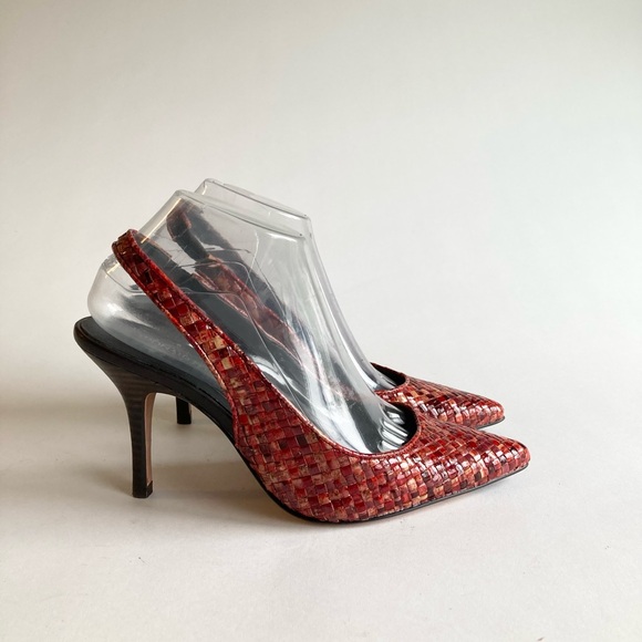 Donald J Pliner Red Burgundy Weaving Leather Point Toe Classic Heels size 7.5 - Picture 2 of 15